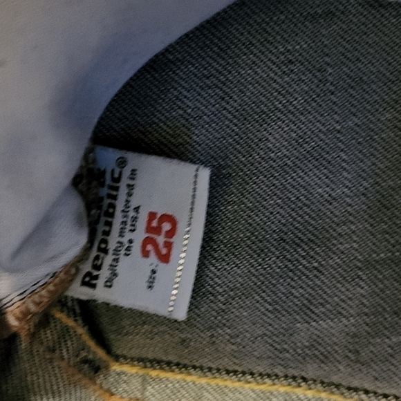 Rock & Republic Jeans - Picture 3 of 8